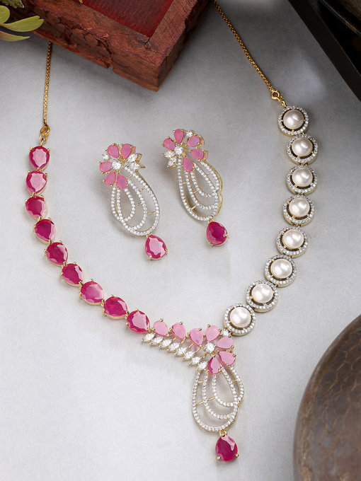 Sukkhi Beautiful Red Tear Drop Round Design Gold Plated Cubic Zirconia & Pearl Studded Brass Collar Necklace with Drop Earrings Jewellery Set for Women