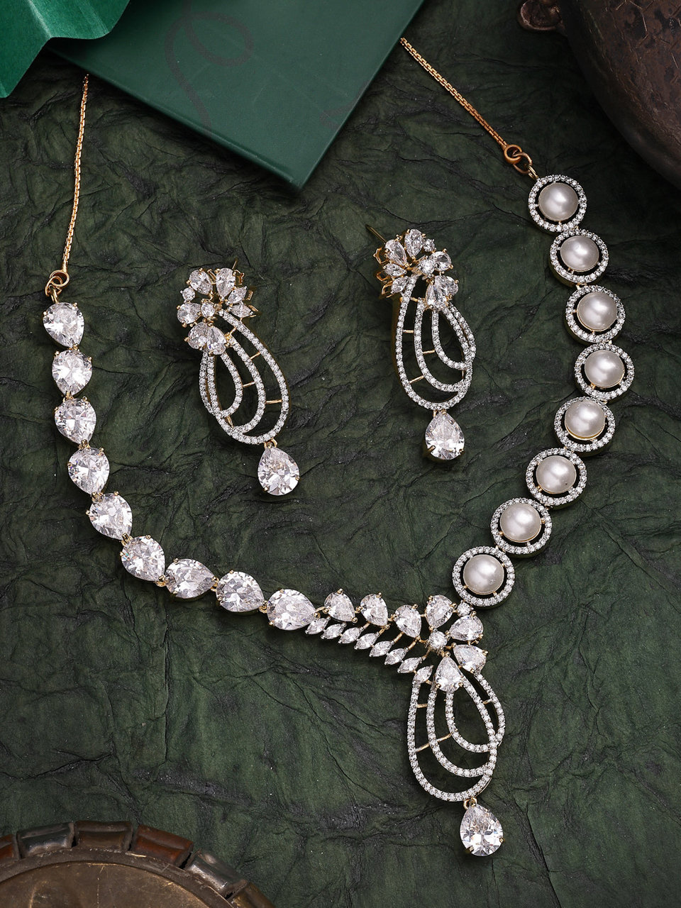 Sukkhi Admirable Tear Drop Round Design Gold Plated Cubic Zirconia & Pearl Studded White Brass Collar Necklace & Drop Earrings Jewellery Set for Women