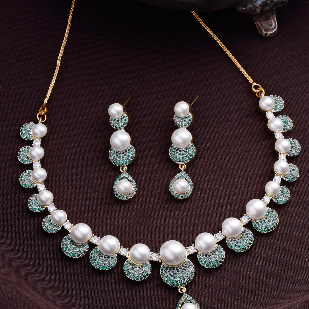 Sukkhi Stylish Geometric Design Gold Plated with Cubic Zirconia Pearl Studded Green Brass Collar Necklace with Drop Earrings Jewellery Set for Women