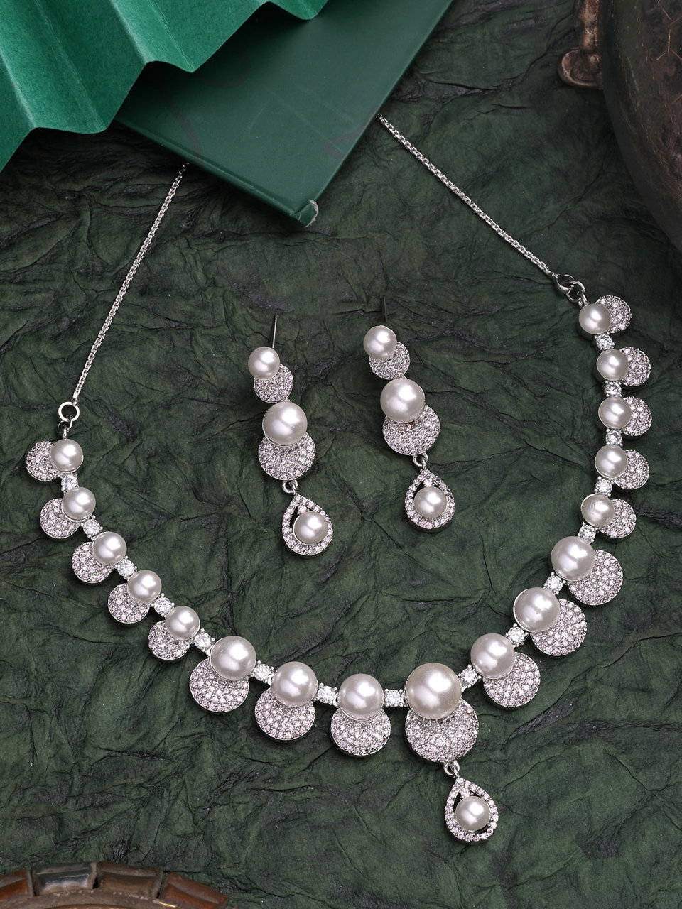 Sukkhi Splendid Round Design Rhodium Plated with Cubic Zirconia & Pearl Studded White Brass Collar Necklace with Drop Earrings Jewellery Set for Women
