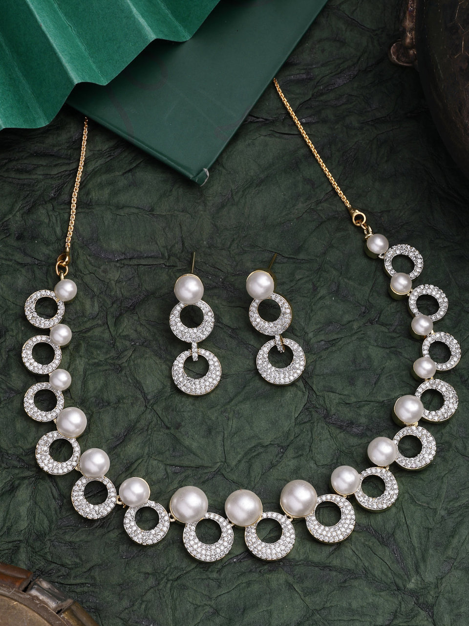 Sukkhi Sporty Fashionable Round Shaped Gold Plated with CZ & Pearl Studded Brass White Collar Necklace with Drop Earrings Jewellery Set for Women