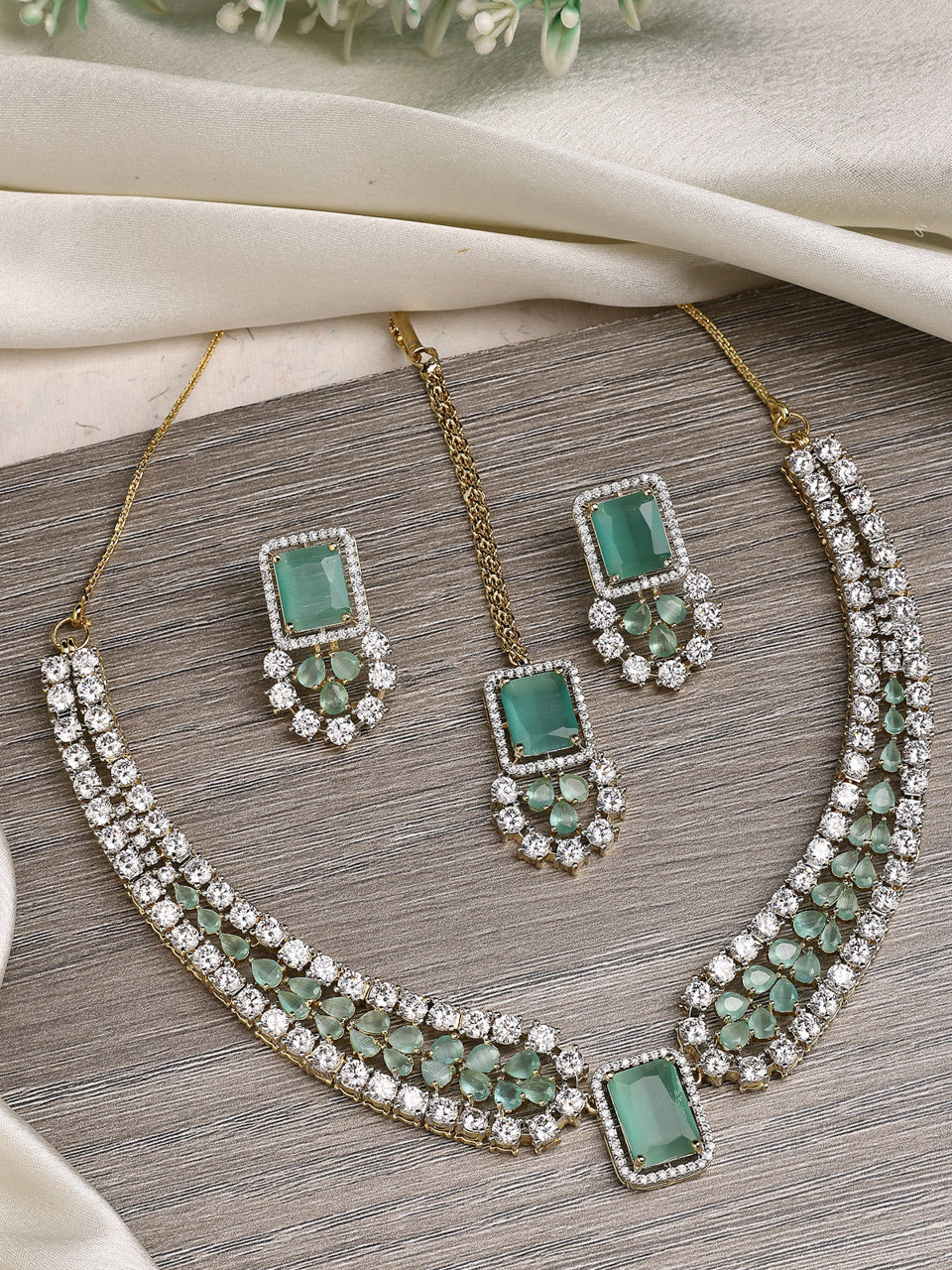 Sukkhi Beautiful Gold Plated with Cubic Zirconia Studded Brass Mint Green Collar Necklace with Studs Earring & Maangtikka Jewellery Set for Women