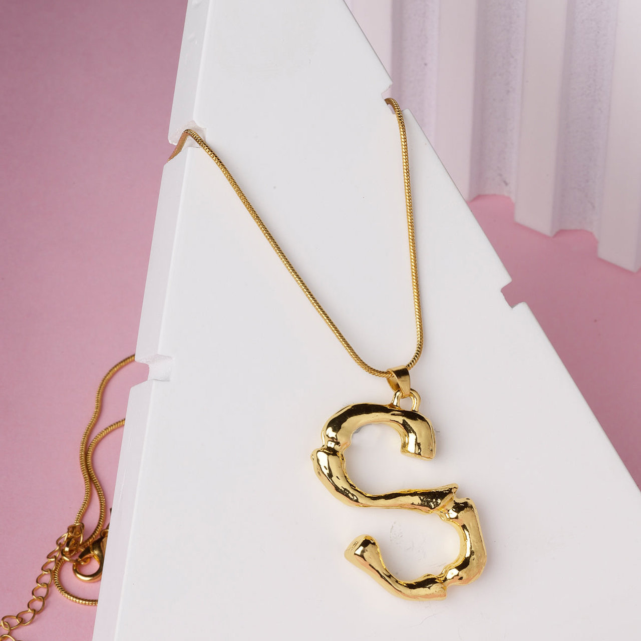 Scintillare by Sukkhi Modern Name English Gold Plated Alphabet S Letter Initials Letter Locket Pendant Necklace Chain Alphabet Pendant Necklace Chain for Men And Women Unisex