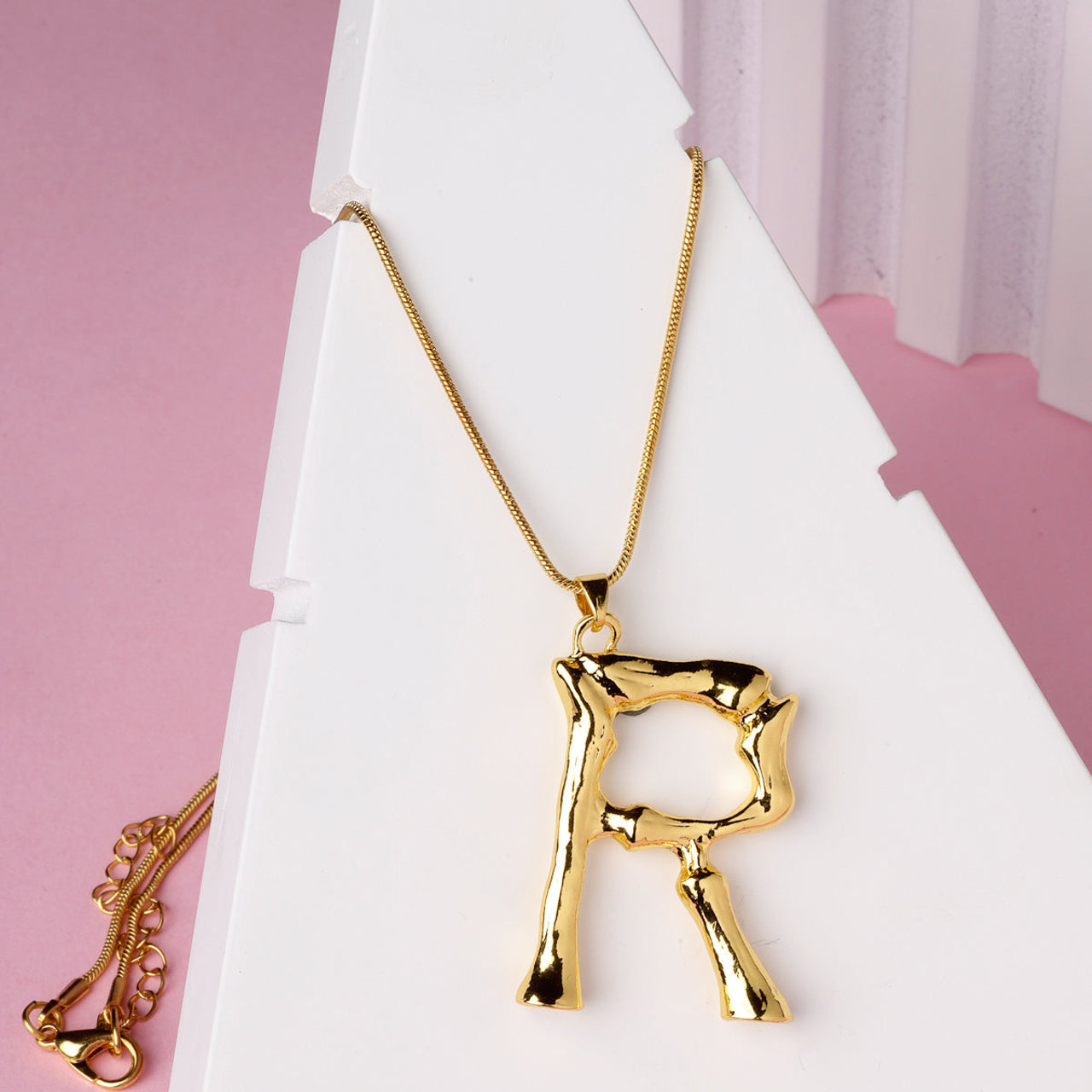 Scintillare by Sukkhi Unique Name English Gold Plated Alphabet R Letter Initials Letter Locket Pendant Necklace Chain Alphabet Pendant Necklace Chain for Men And Women Unisex