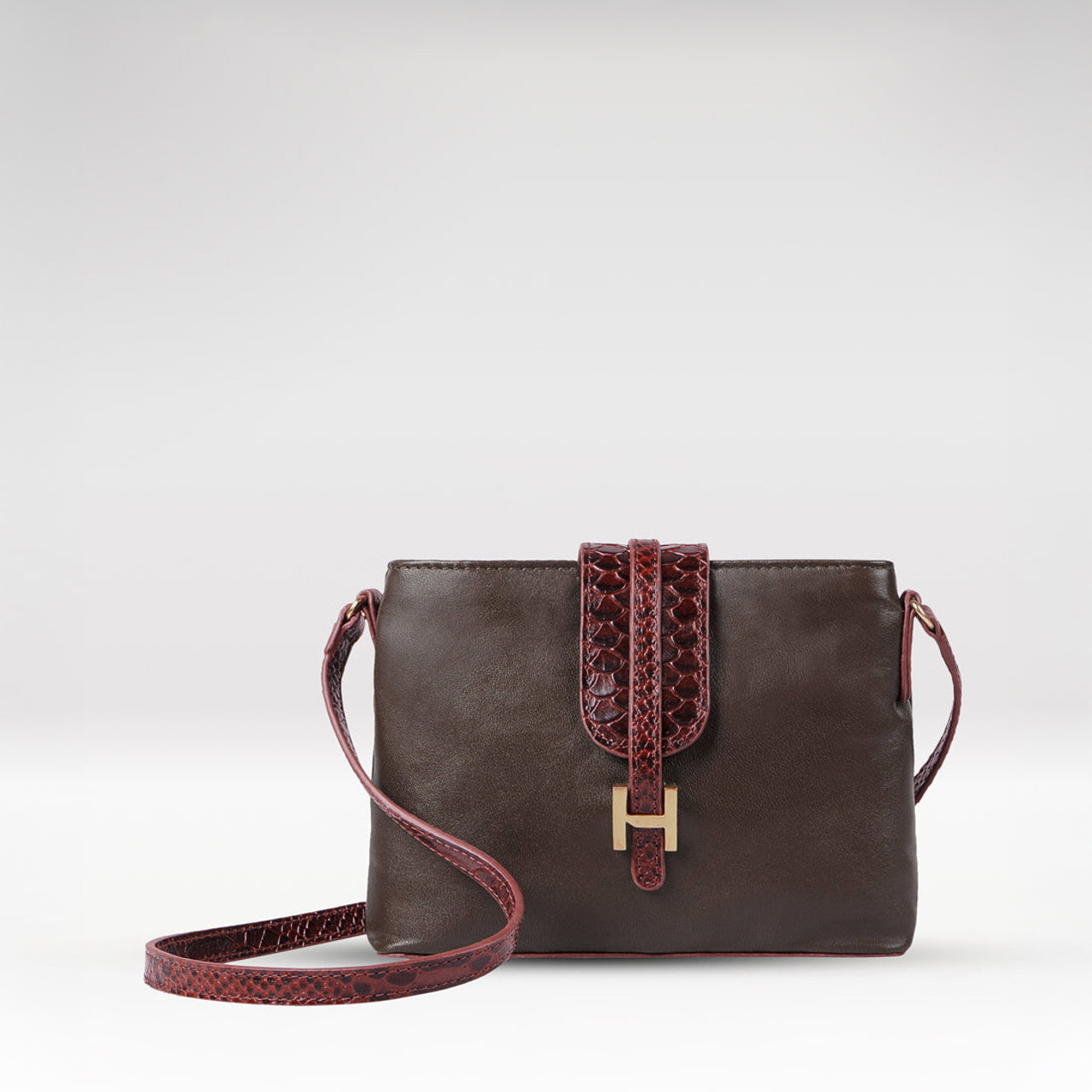 Ee Silvia 03 Brown Leather Sling Bag